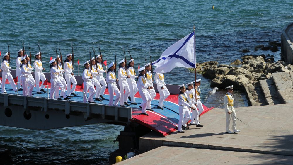 Russian Navy Rebuilds its Bases in Crimea